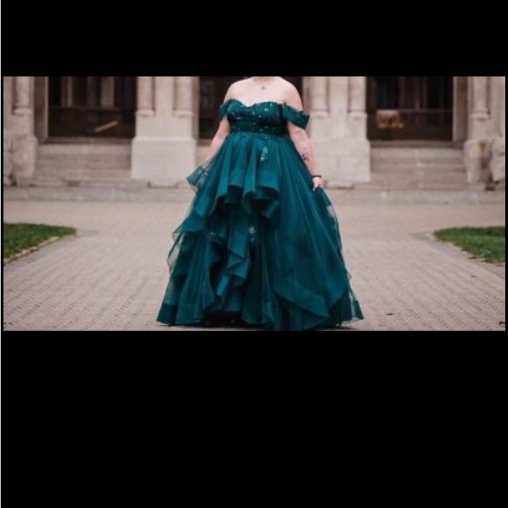 Grad/prom dress.